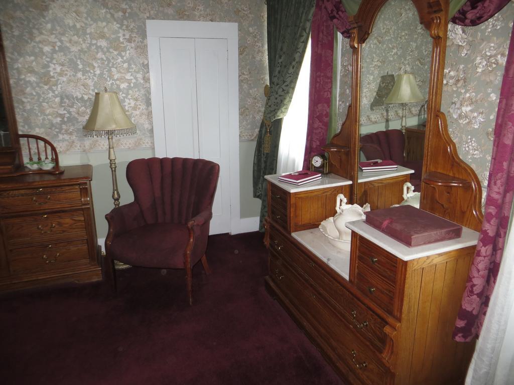 Edith Palmer'S Country Inn, Historical Bed & Breakfast Virginia City Ngoại thất bức ảnh