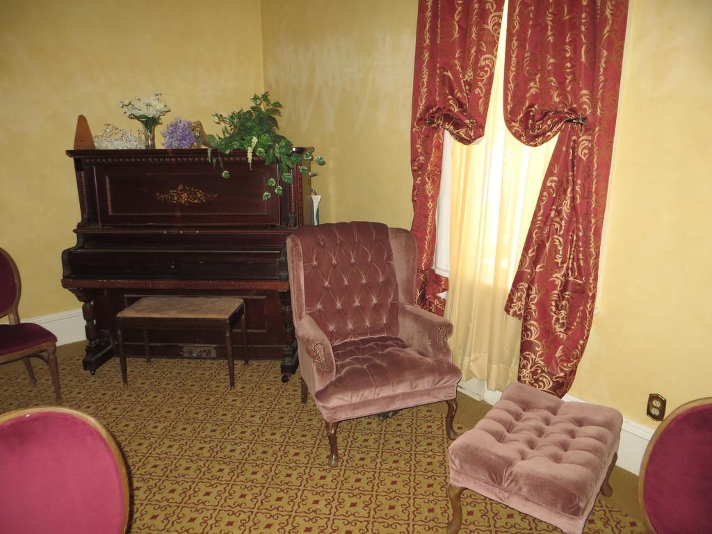 Edith Palmer'S Country Inn, Historical Bed & Breakfast Virginia City Ngoại thất bức ảnh
